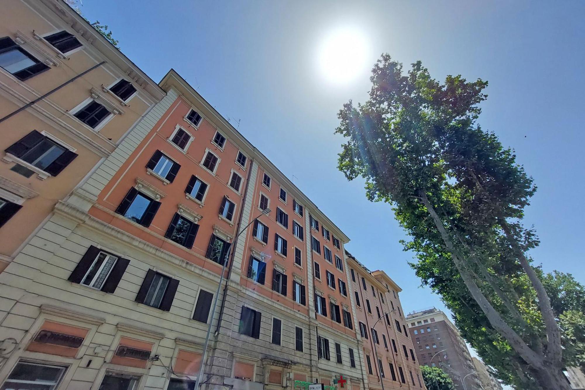 Ostiense Upsidedown Apartment Rome Exterior photo